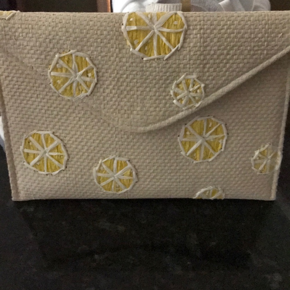 Straw clutch bag with Lemmons